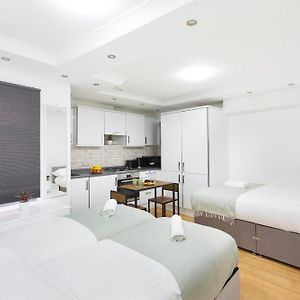 Studio9 Rooms - Next To Emirates Stadium - Budget Rooms With Shared Bathroom